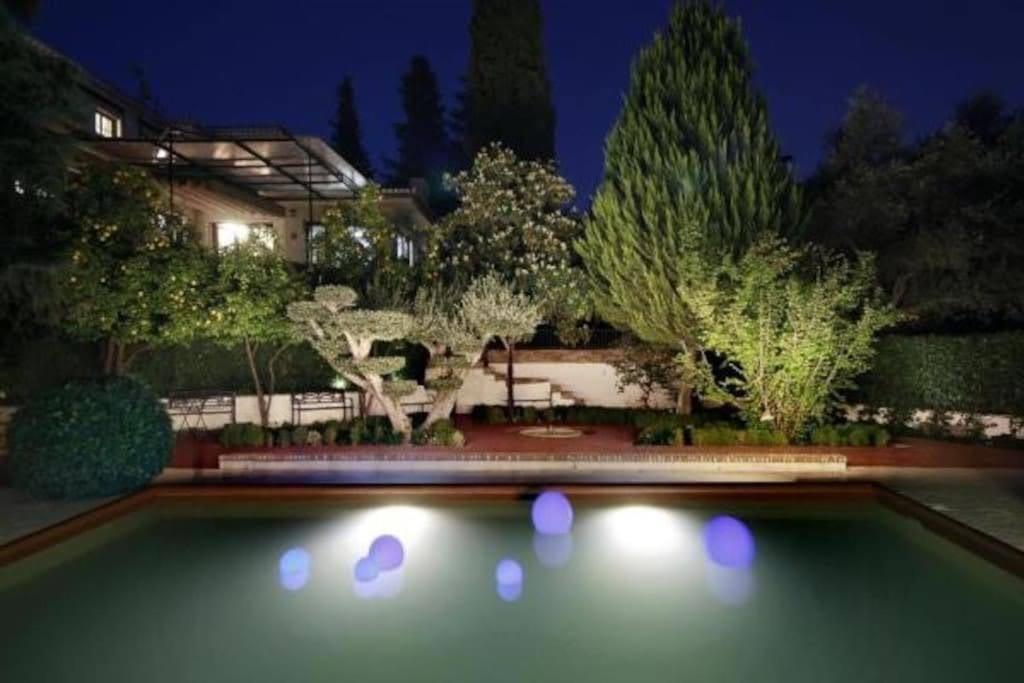 Rentitspain Grand Luxury Piscina & Jacuzzi Granada * Albolote