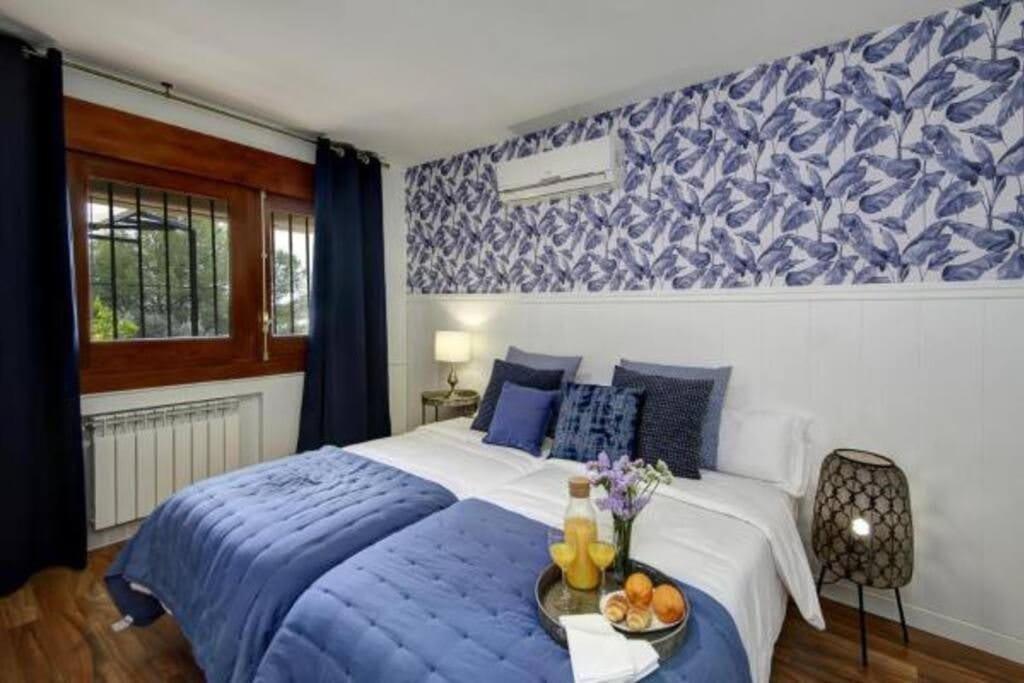 Rentitspain Grand Luxury Piscina & Jacuzzi Granada Villa