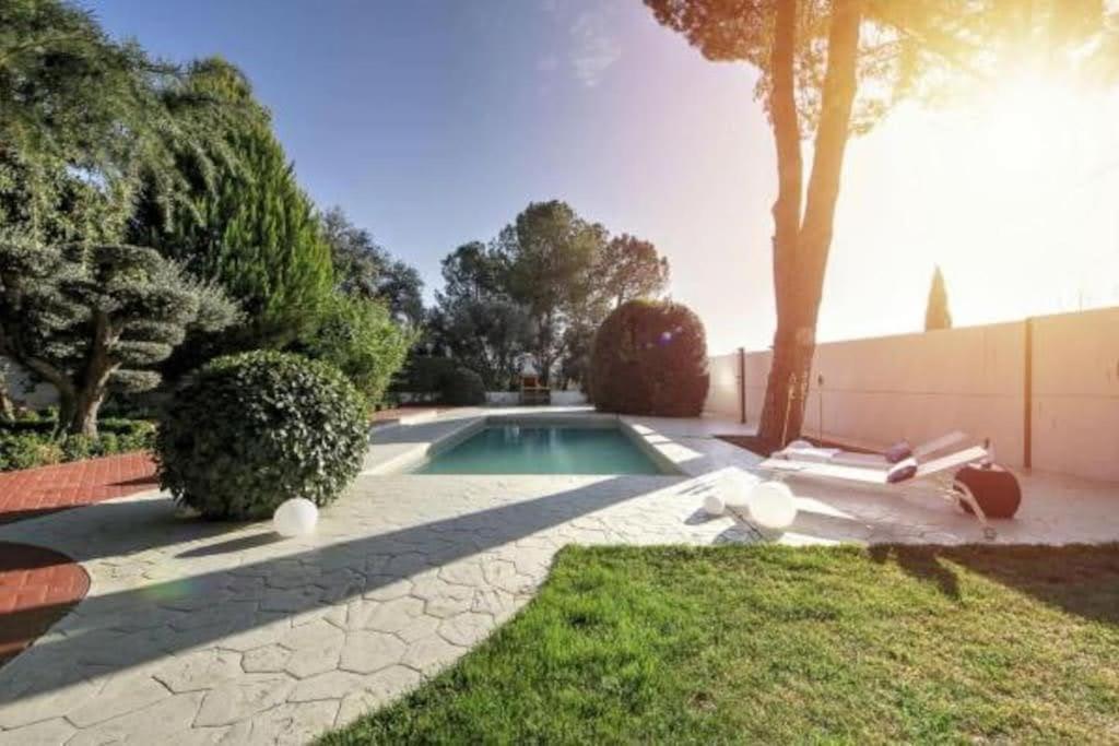 Rentitspain Grand Luxury Piscina & Jacuzzi Granada Albolote
