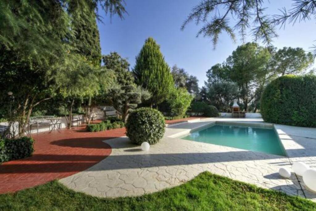 Rentitspain Grand Luxury Piscina & Jacuzzi Granada Villa Albolote