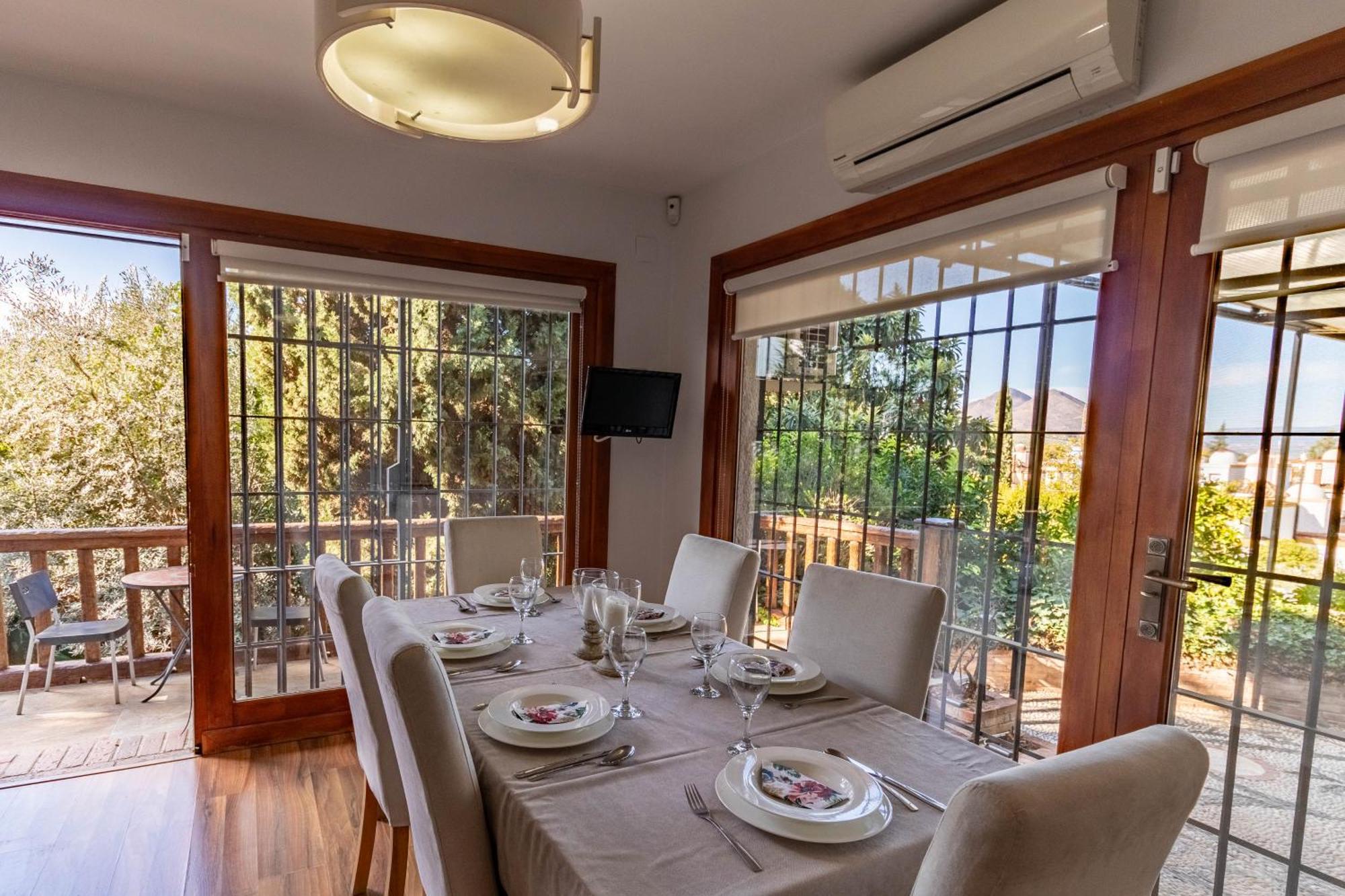Rentitspain Grand Luxury Piscina & Jacuzzi Granada Villa Albolote
